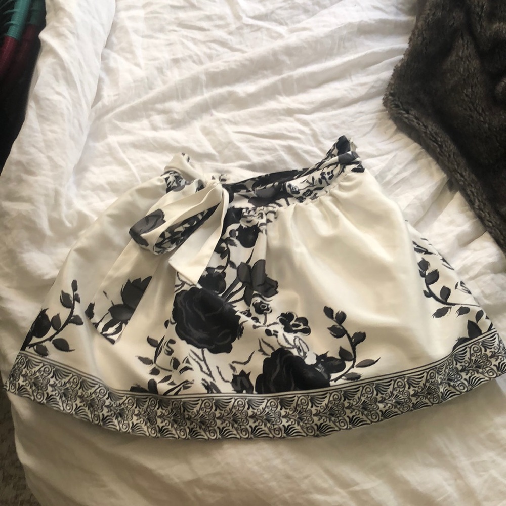 Satin floral print mini bubble skirt